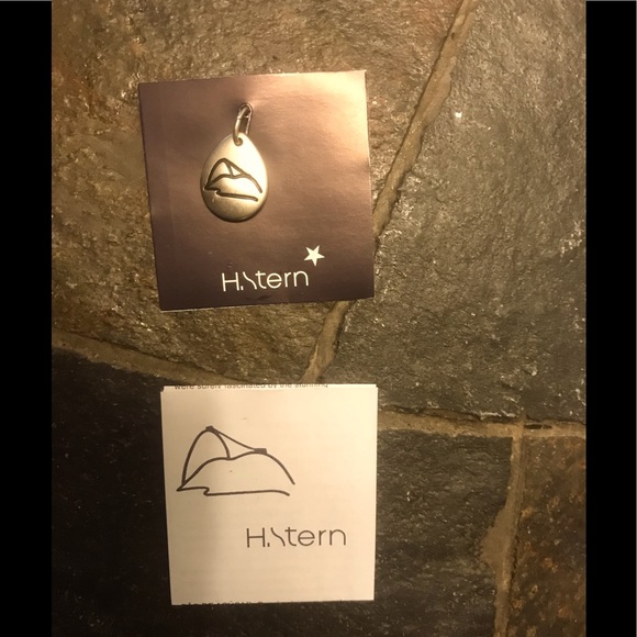 H. Stern Sugarloaf Mountain Charm - Picture 2 of 4